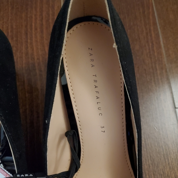 🖤 Zara velvet mid heel pumps - Picture 2 of 5